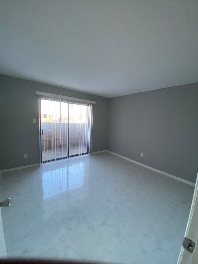 Building Photo - 8431 Hearth Dr