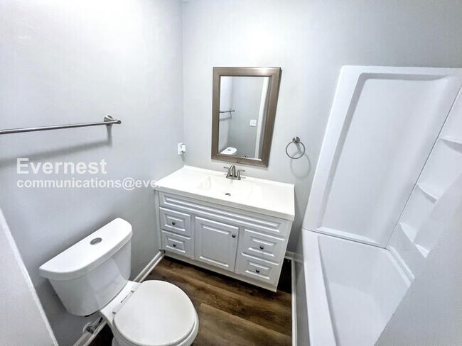 Building Photo - 3 Bed, 2 Bath Home with Carport / Pet-Friendly / Coming Soon!