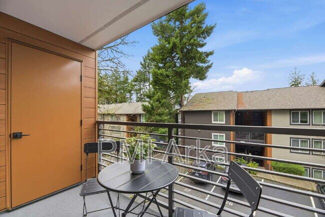 Building Photo - 12107 NE Bel Red Rd