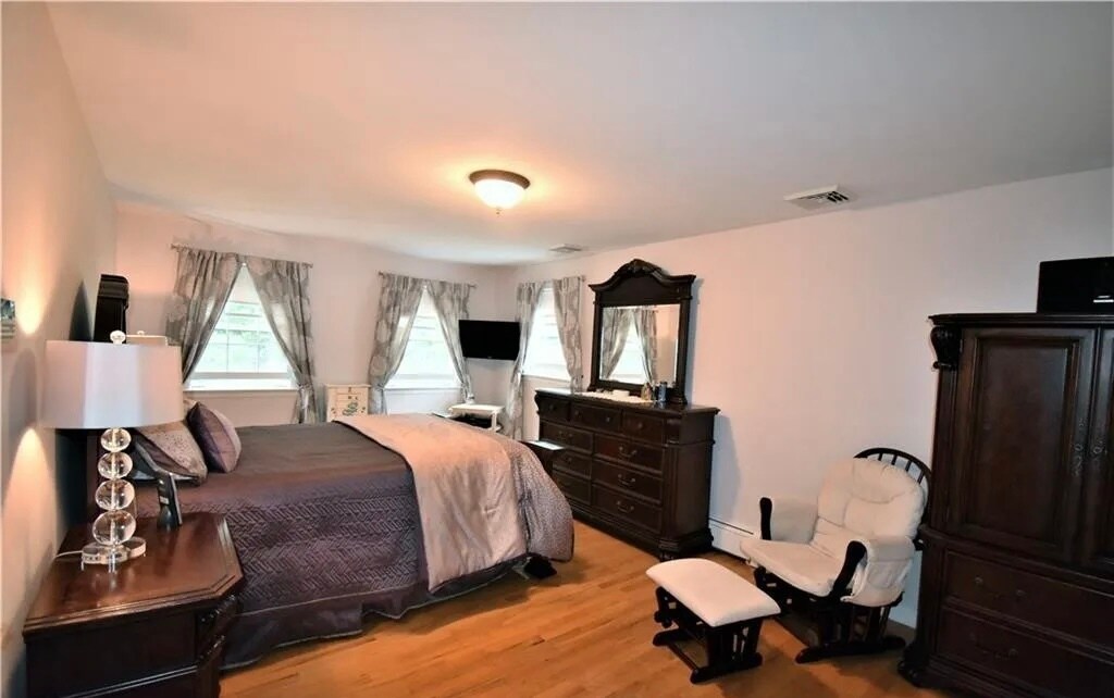 Master Bedroom - 25 Shelter Rock Rd