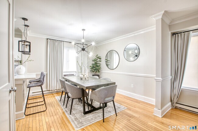 Building Photo - 60 Lawn Ave