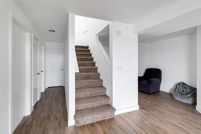 Building Photo - 2 Bed 2 Bath - View Home - Mariner Cove - Pet Friendly