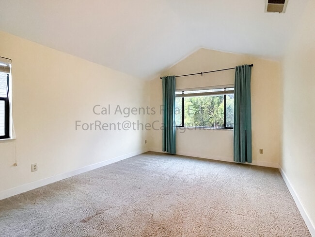 Building Photo - 2819 Burgner Ave