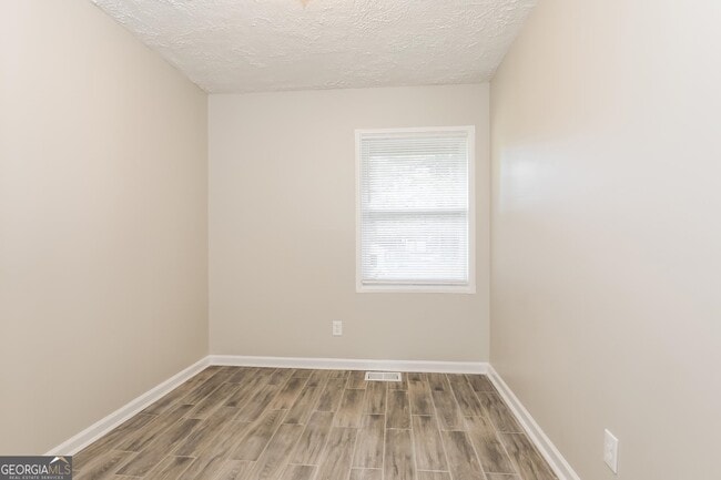 Building Photo - 833 Brian Ln
