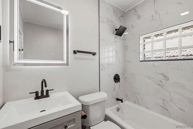 Building Photo - 1067 Tonawanda St