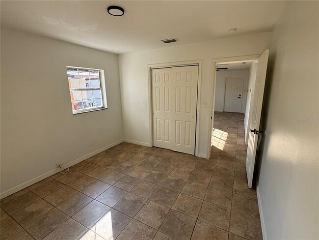 Building Photo - 10935 N 14th St