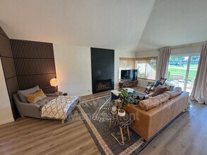 Building Photo - 77739 Woodhaven Dr S