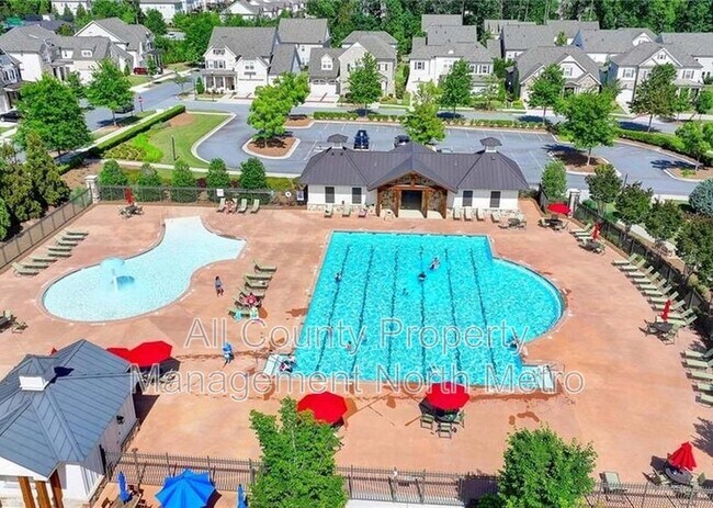 Building Photo - 6562 Creekview Cir