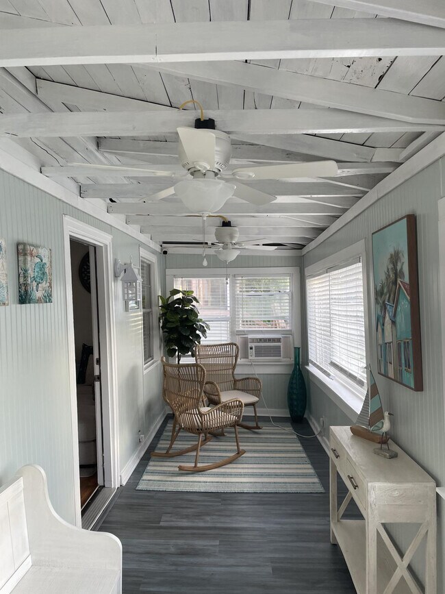 Building Photo - 411 N D St