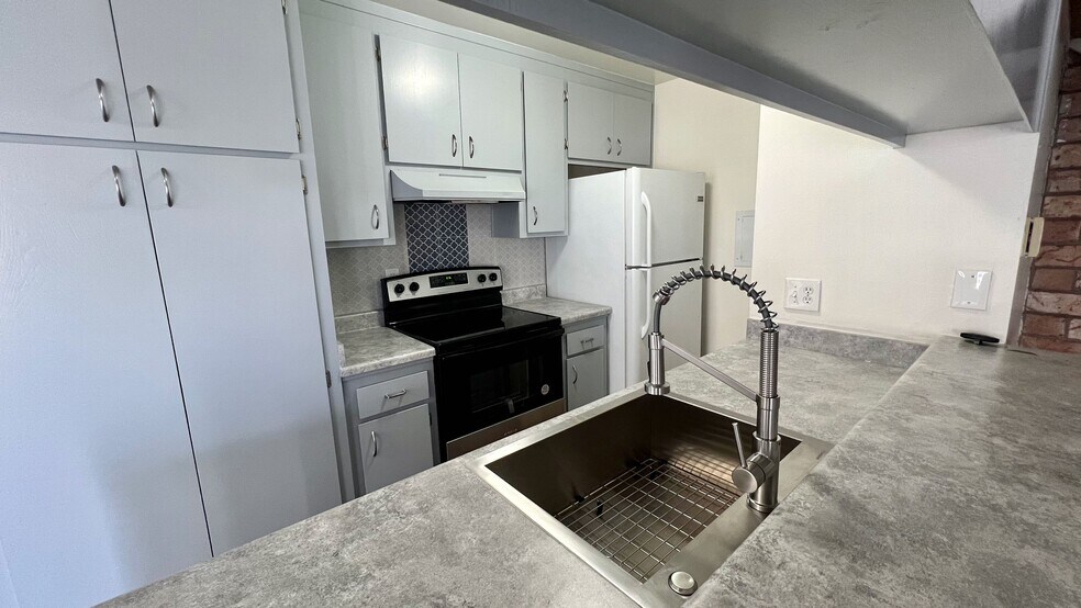 Building Photo - 1342 Shawn Dr