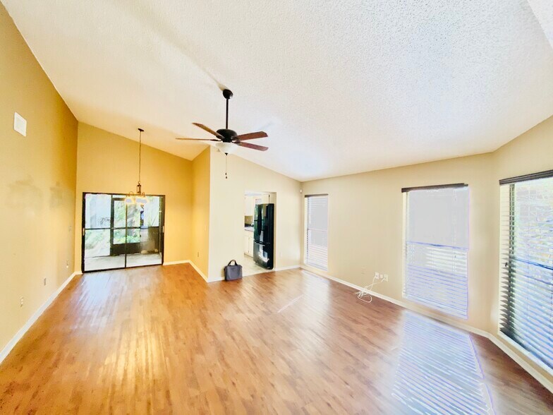 Building Photo - 13903 LAZY OAK DRIVE