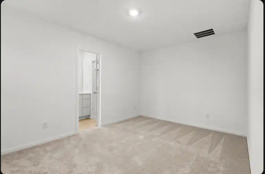 Building Photo - 726 Sandhill Crane Ln