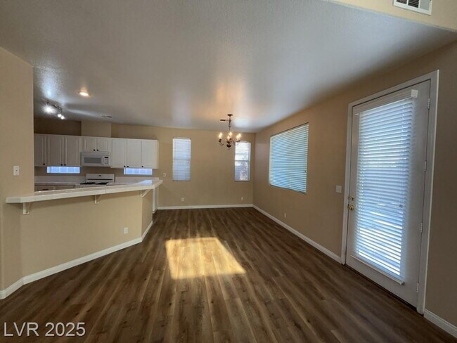 Building Photo - LIMITED TIME ONLY! 2 WEEKS FREE RENT *excludes recurring fees* Charming 3-Bedroom Oasis on Butter...