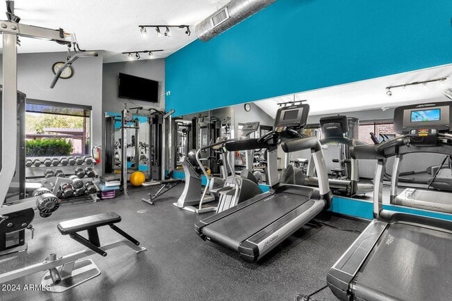 Building Photo - 5995 N 78th St