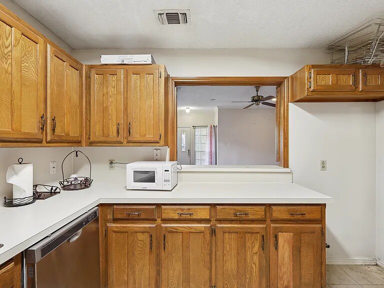Building Photo - 2812 Springhaven Ct