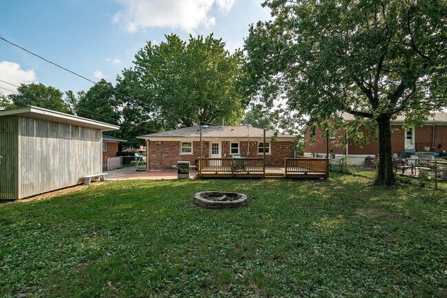 Building Photo - 348 Hermitage Dr