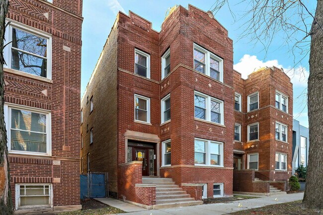 Primary Photo - 2626 N Ridgeway Ave