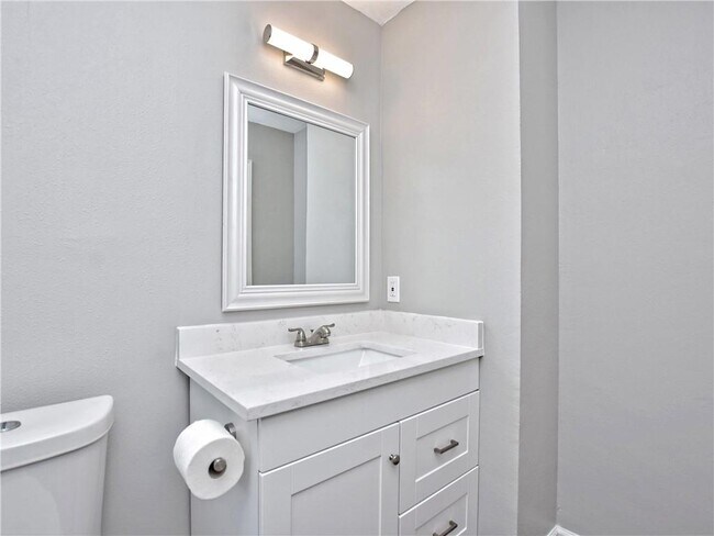 Building Photo - 5205 Thunderbird St