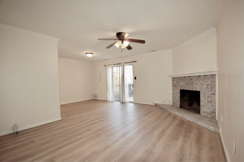 Building Photo - 937 Welch Cir