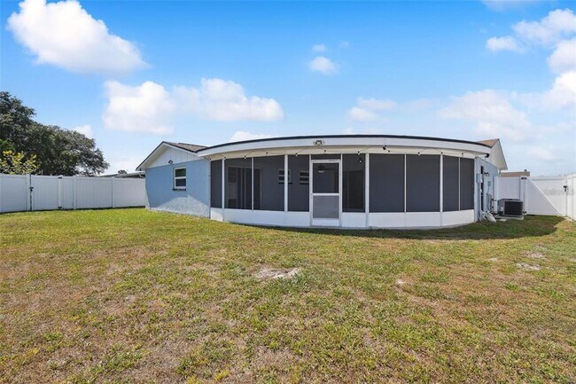 Building Photo - 3600 Umber Rd
