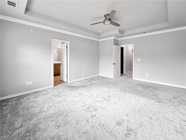 Building Photo - 1505 Slopeside Loop SE