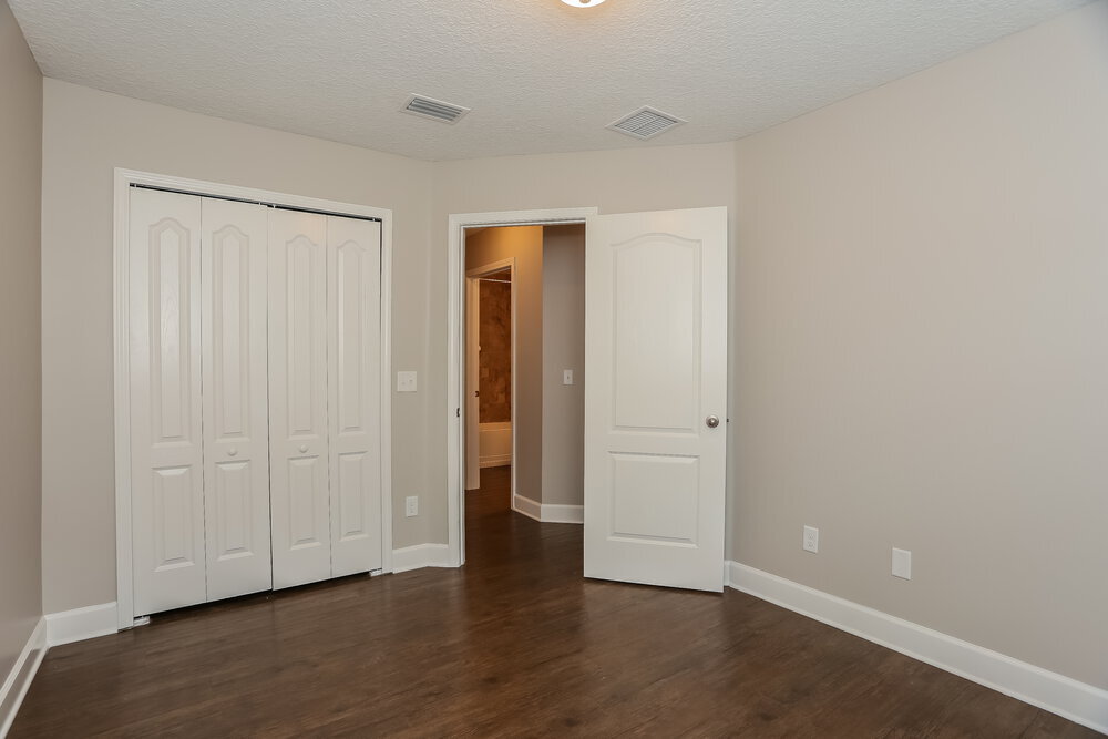 Building Photo - 45089 Weaver Cir