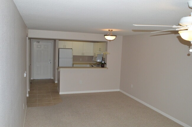 Building Photo - 8214 Key Royal Cir