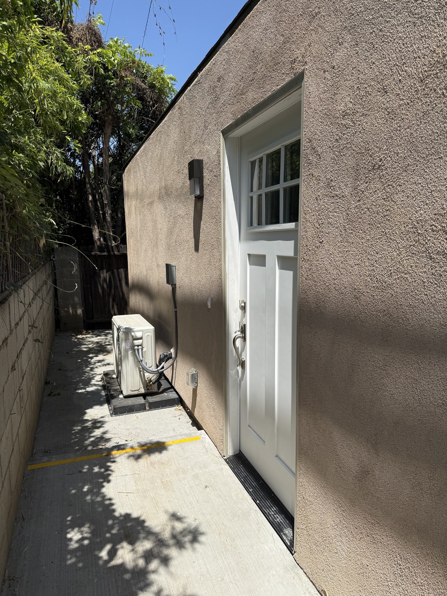 Building Photo - 14352 Tiara St