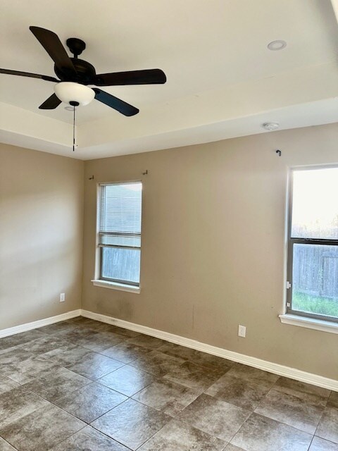 Building Photo - 2017 Treasure Oaks Dr