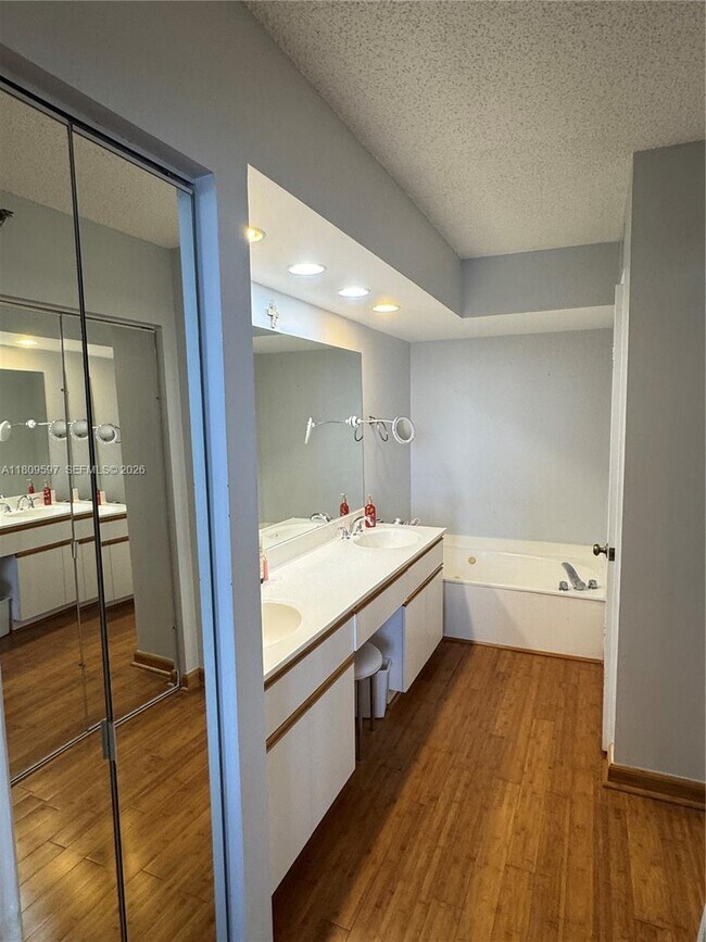 Building Photo - 3400 NE 192 St