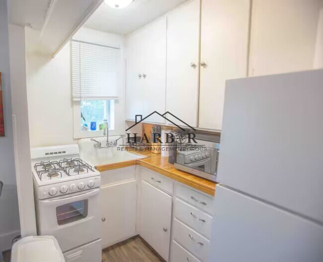 Primary Photo - 212 7th St NW