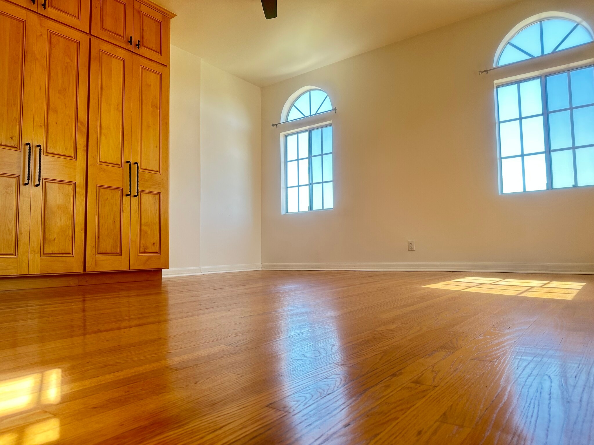 Building Photo - 1602 S Sierra Bonita Ave