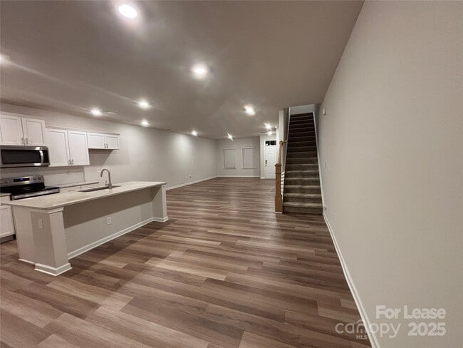 Building Photo - 414 Sagecroft Ln