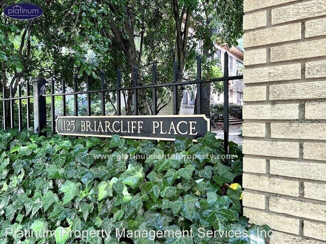 Building Photo - 1 br, 1 bath House - 1125 Briarcliff Place...