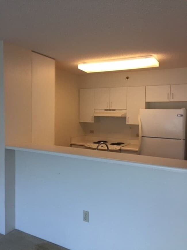 Building Photo - **COUNTRY CLUB VILLAGE 6 1BD/1BA/2PK CONDO FOR RENT!**