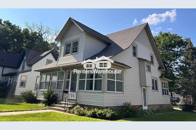 Building Photo - 314 St Olaf Ave