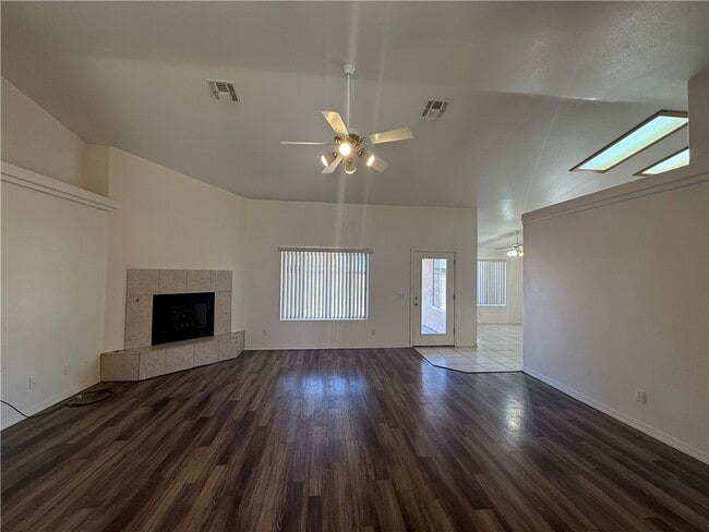 Building Photo - 3667 Heather Ave