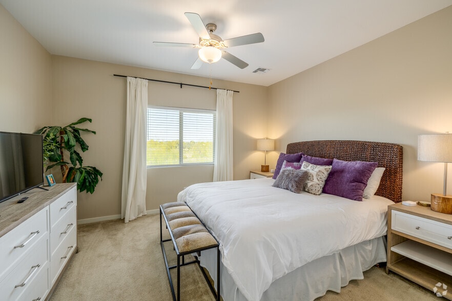 3BR, 2.5BA - 1,735SF - Cortaro Point