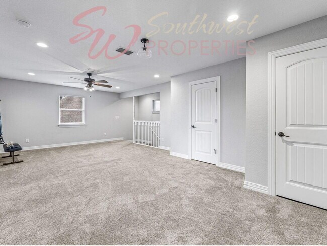 Building Photo - Stunning 5 bedroom, 3.5 bath in Elk Ridge Estates!