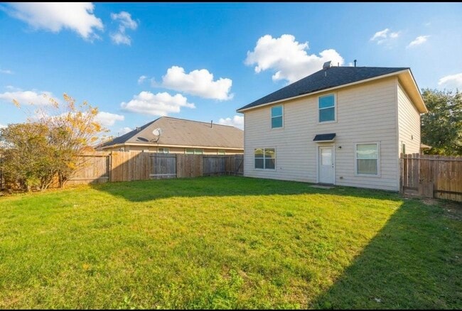 Building Photo - 21611 Falvel Misty Dr