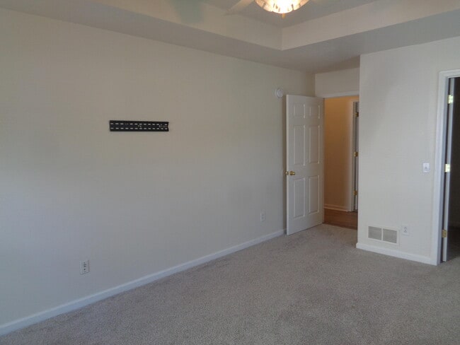 Building Photo - 408 Lindy Ln