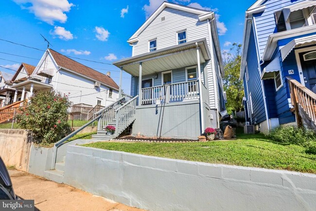 Building Photo - 13 E C St