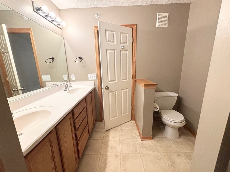 Building Photo - 2408 121st Cir NE