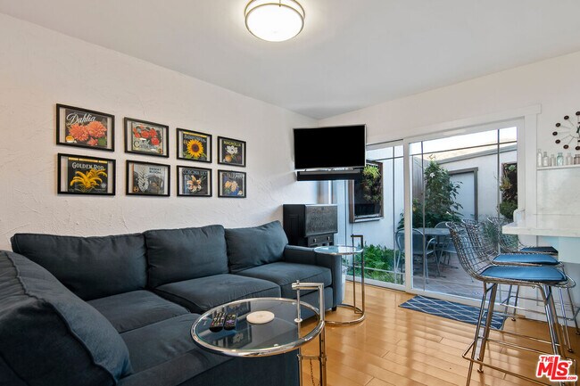 Building Photo - 6240 Tapia Dr