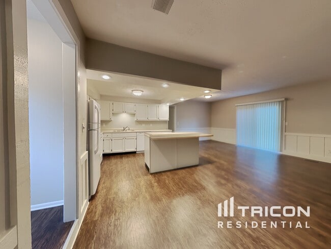 Building Photo - 15 Thornleigh Dr