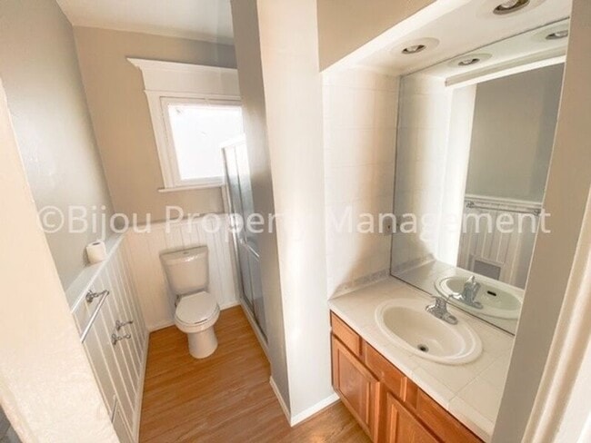 Building Photo - 311 E Del Norte St