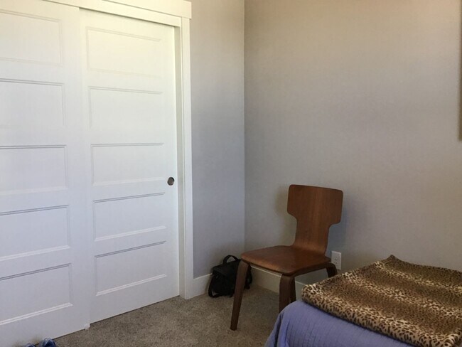 Building Photo - FOR RENT - All Inclusive Owner pays utilities - Furnished 3 bed, 2 bath NorthWest Crossing Townhome