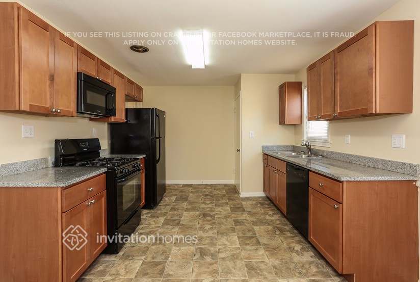 Building Photo - 9024 S Albany Ave