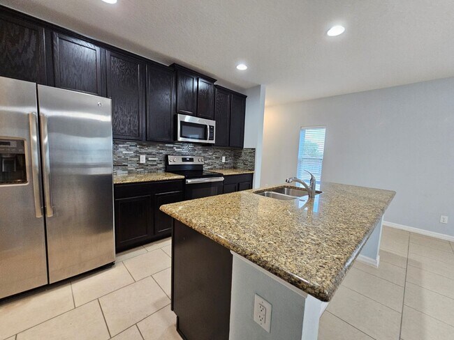 Building Photo - 1200 Pensacola Ct