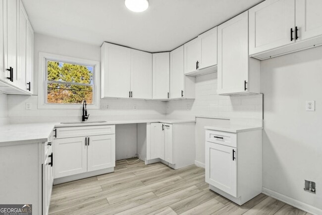 Building Photo - 597 Paper Mill Rd